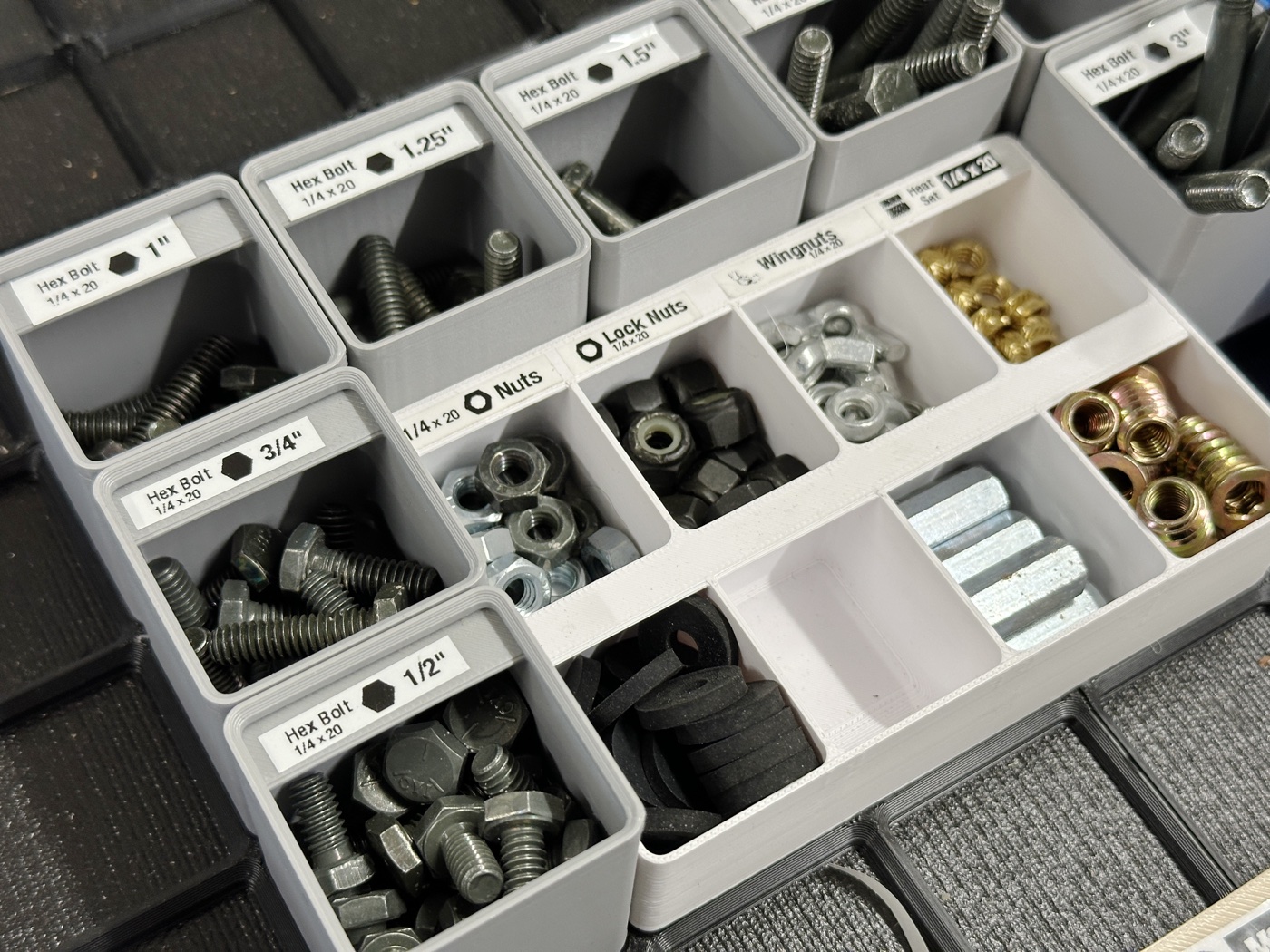 Labeled bolt organizer