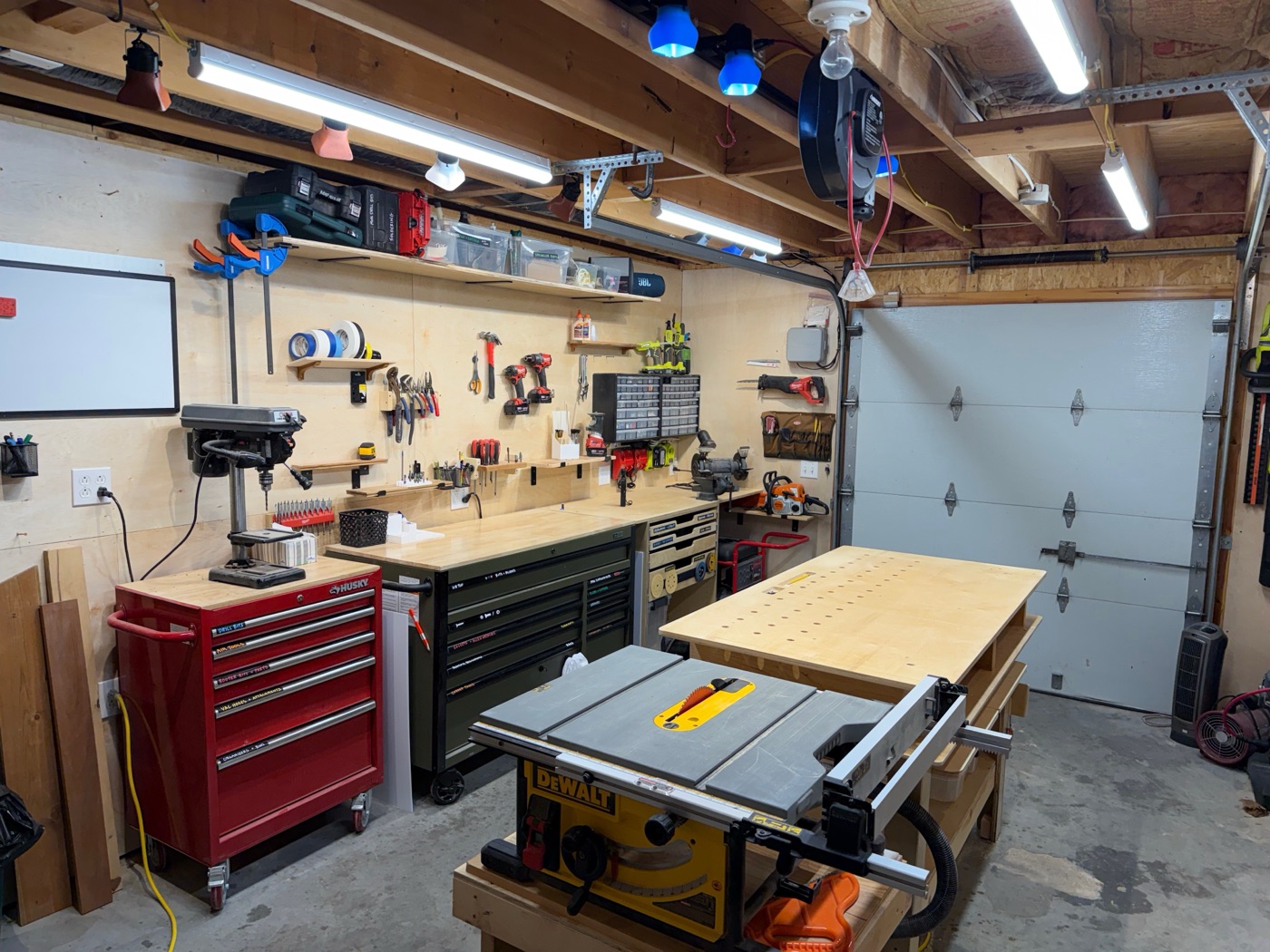 Workbench area wider angle with lighting